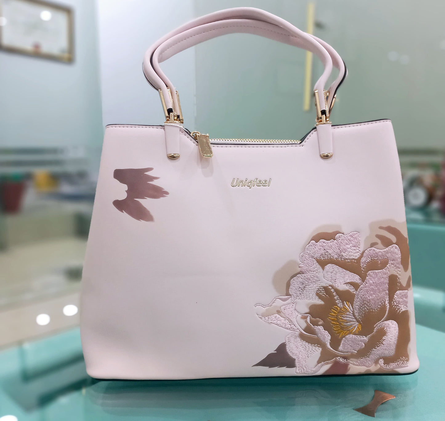 Classy white color handbag