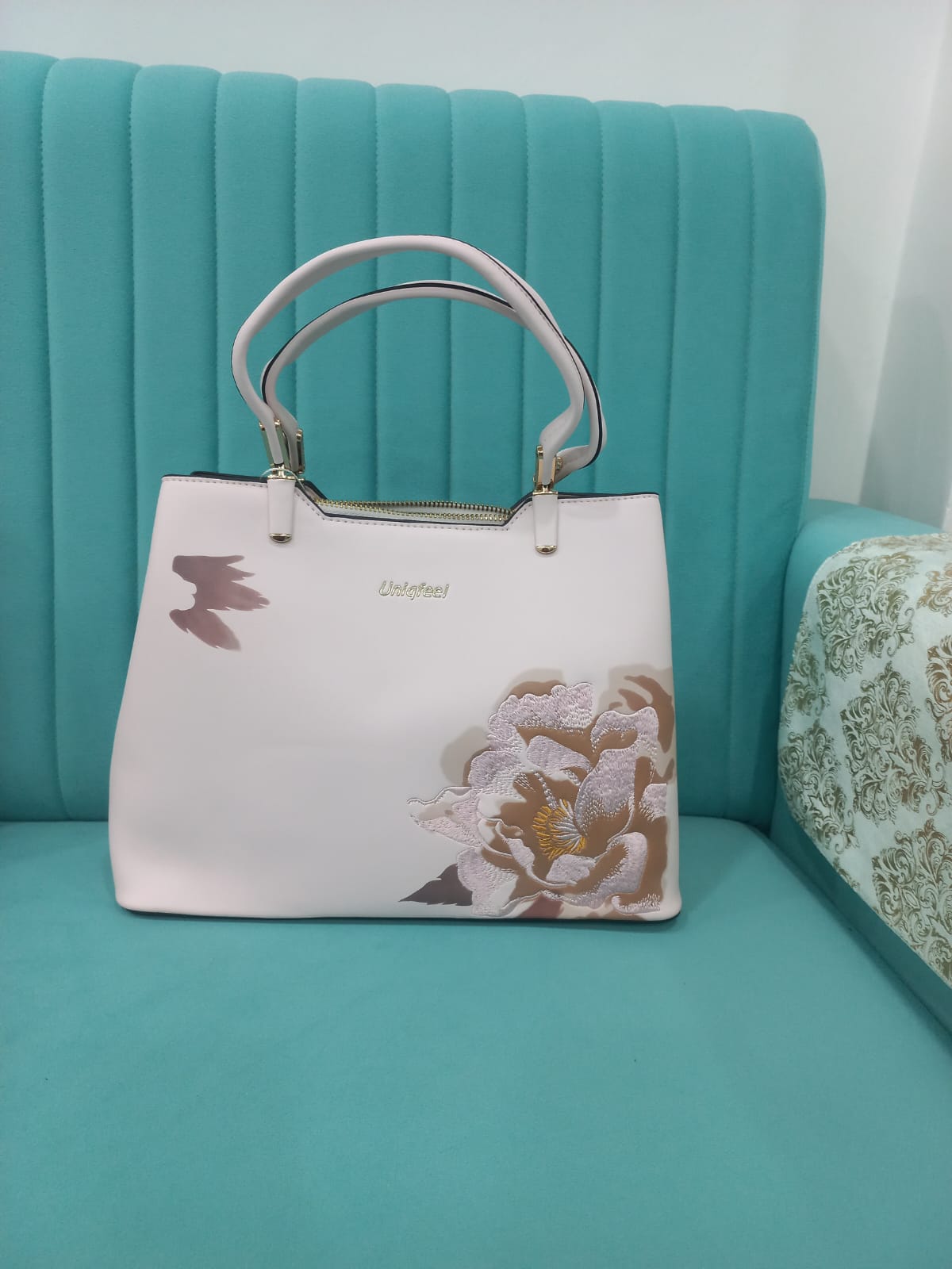 Classy white color handbag
