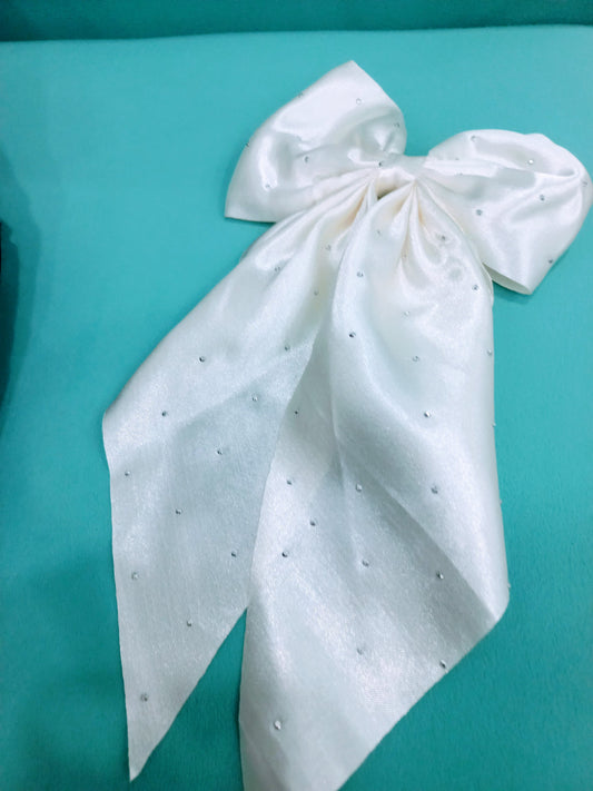 White color Bow Clip