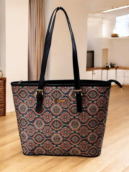 Catchy tote bag Printed fabric design - Ajrakh pattern