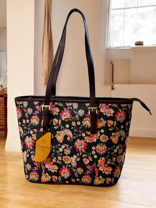 Catchy tote bag Printed fabric design - floral pattern on dark background